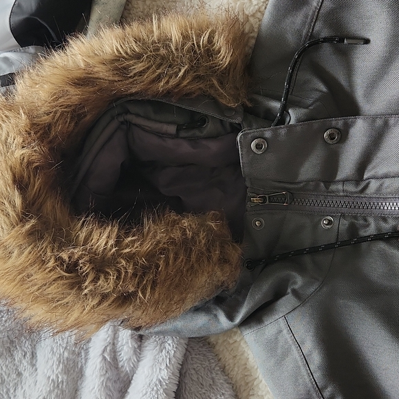 Padded winter jacket - Picture 2 of 4